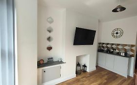 Lovely Refurbished Apartments, Morecambe Promenade